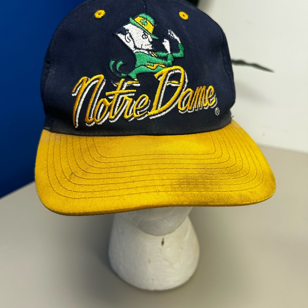 Vtg Notre Dame Cap Fighting Irish Script Spell Out Hat Logo Snap Back Baseball.